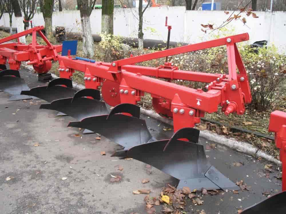 تصویر 2 از گاوآهن چهار خیش تسمه ای مکانیزم جذب تنش حرکتی